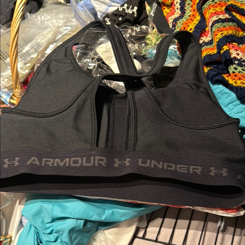 Under Armour Black Sports Bra - Picture 3 of 4
